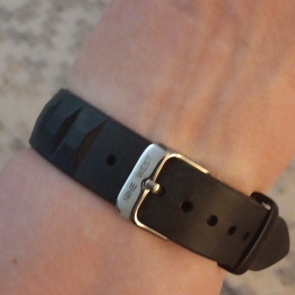 Black Quartz Watch - Picture 9 of 9